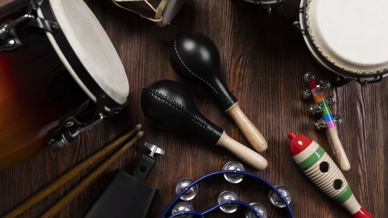 Acessórios fazem a diferença: cordas, palhetas e manutenção de instrumentos musicais
